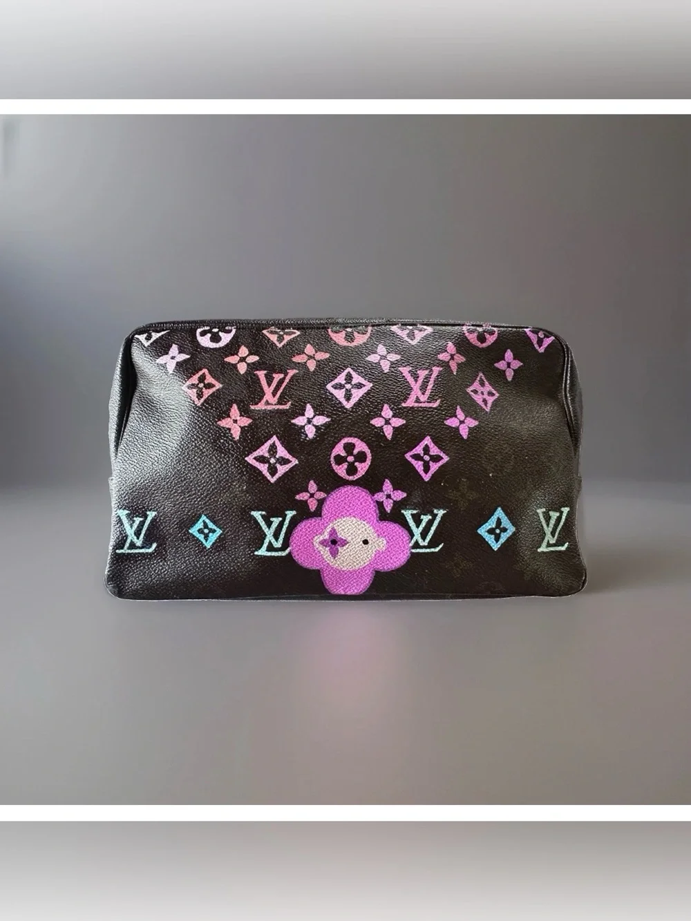 LOUIS VUITTON Trousse Toilette 28 Mono hand painted Toiletry Pouch M47522